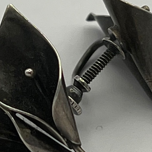 VINTAGE STUART NYE STERLING CALLA LILY EARRINGS - Picture 8 of 9